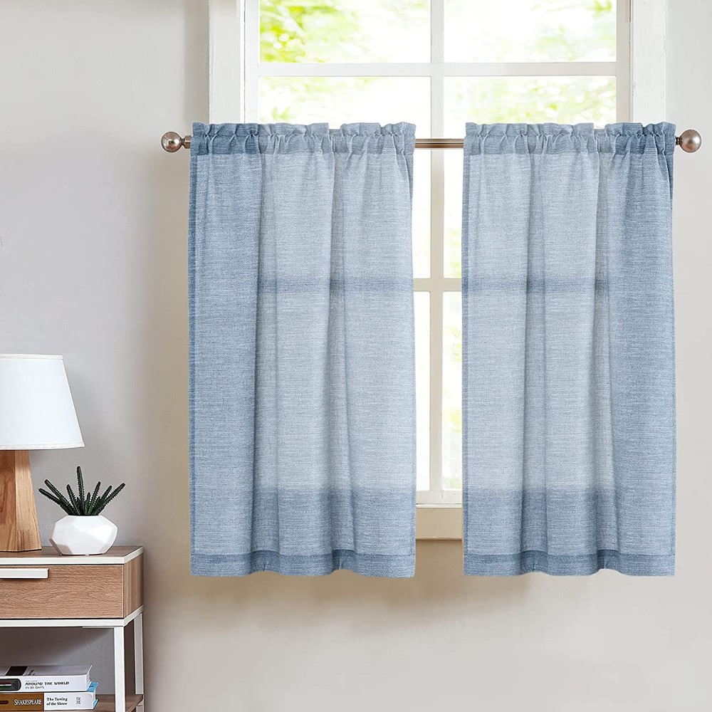 Small curtain