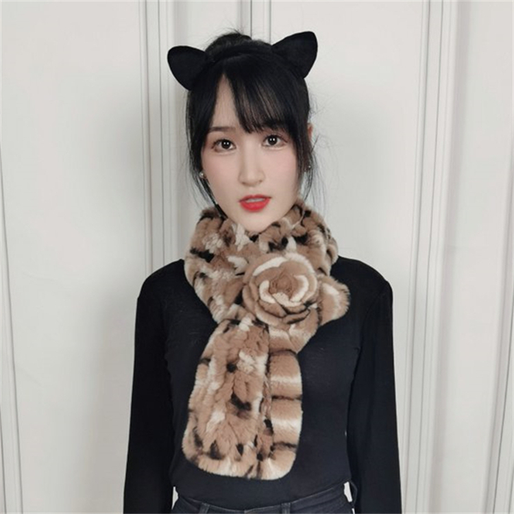 HS3097  REX RABBIT PULL THROUGH SCARF