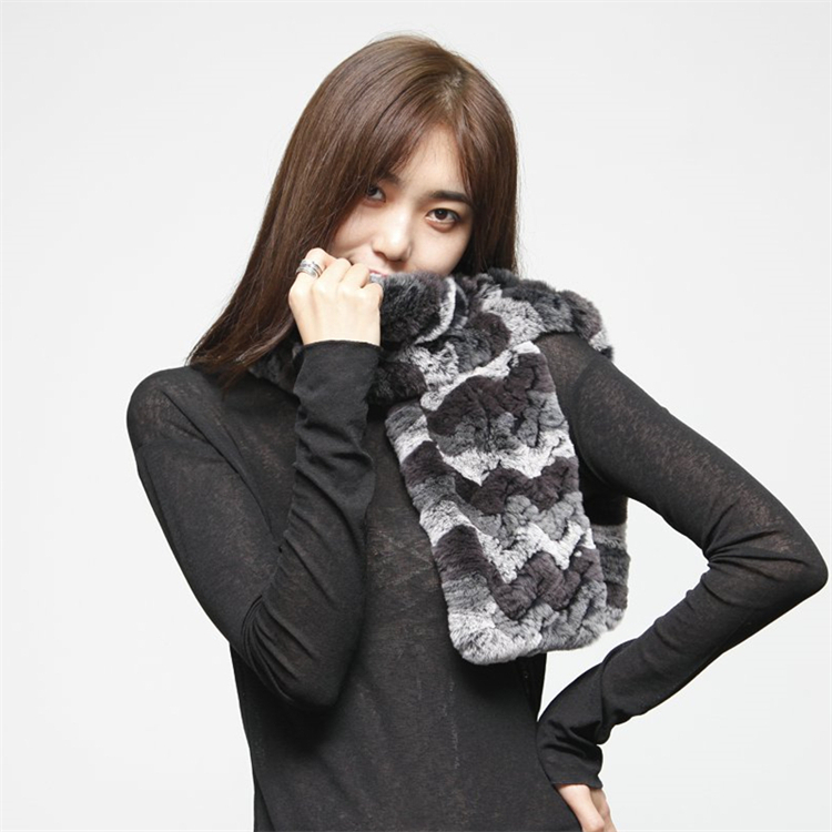 HHC184 REX RABBIT SCARF