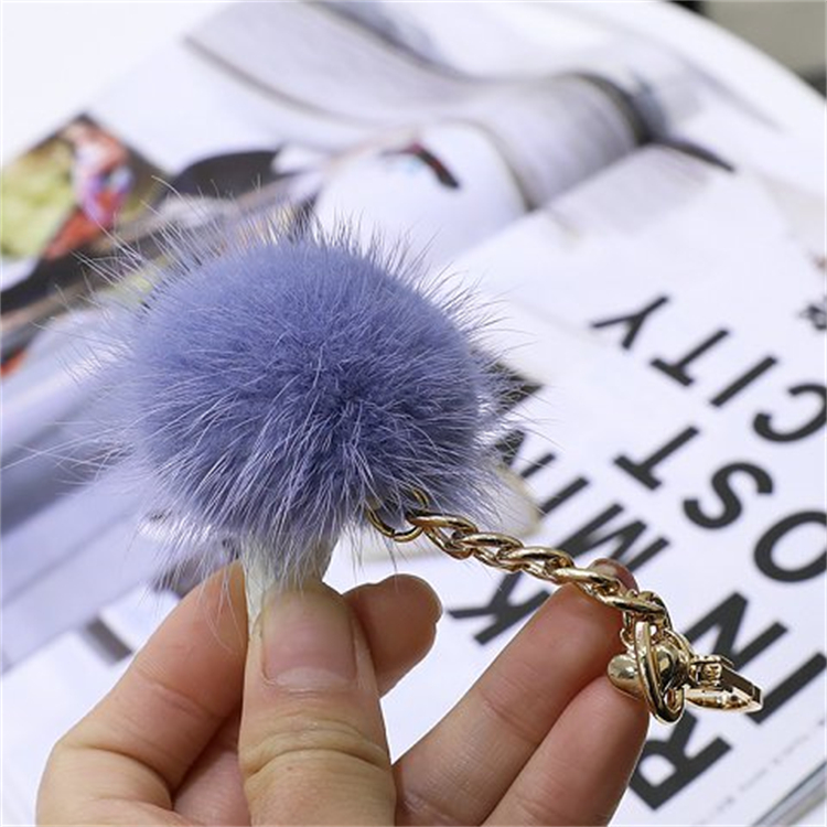 KR039 REX RABBIT POM KEY RING