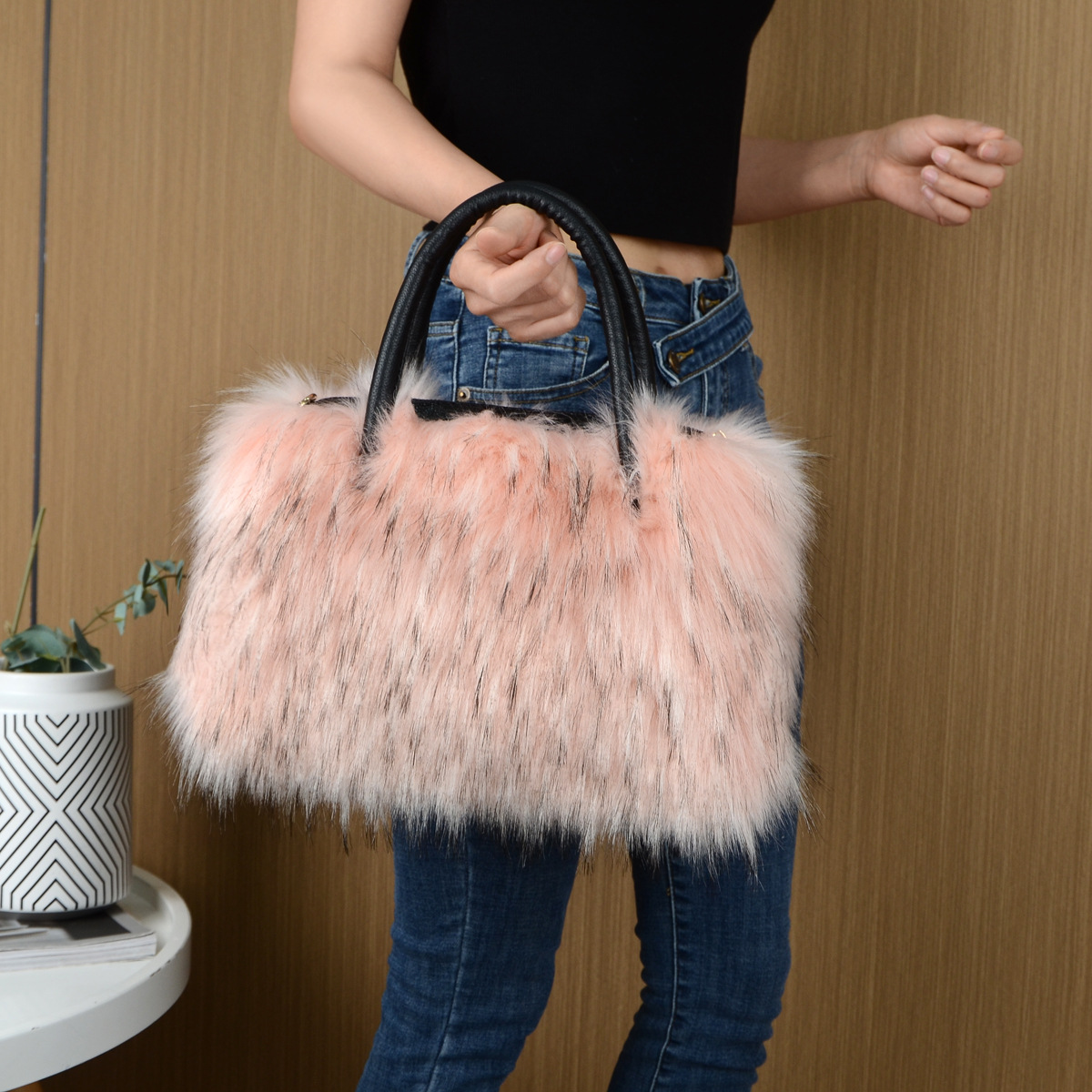 HFK0464 FAUX RACCOON BAG
