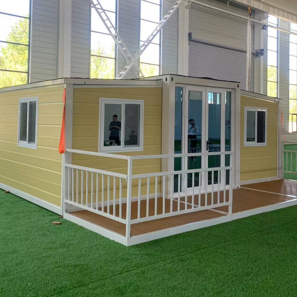 Double wing folding room