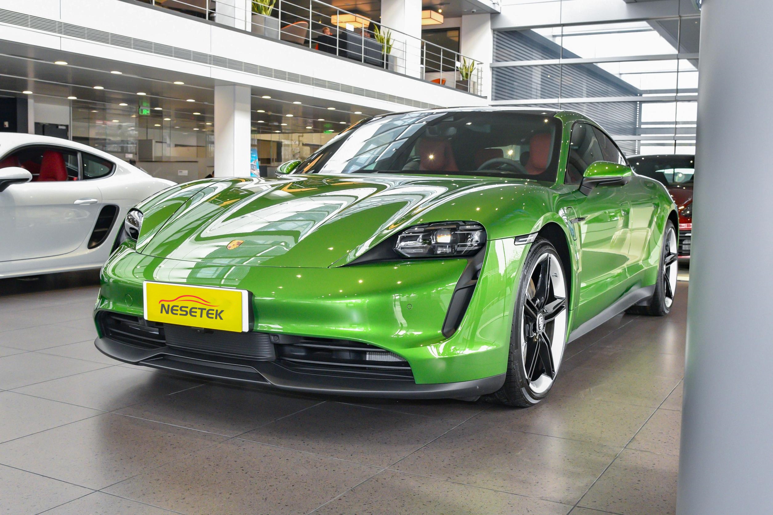 PORSCHE TAYCAN EV (8)