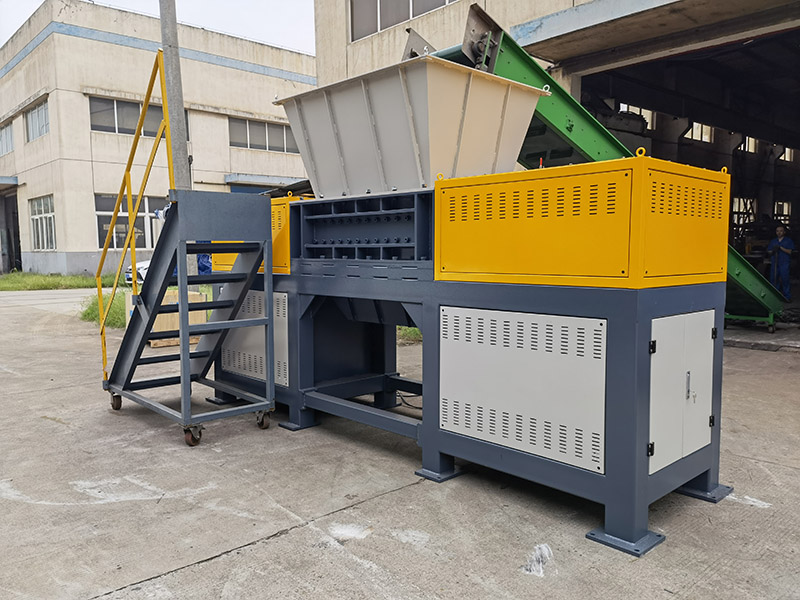 Double shaft shredder